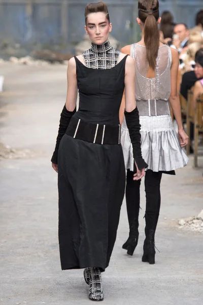 Look 43
